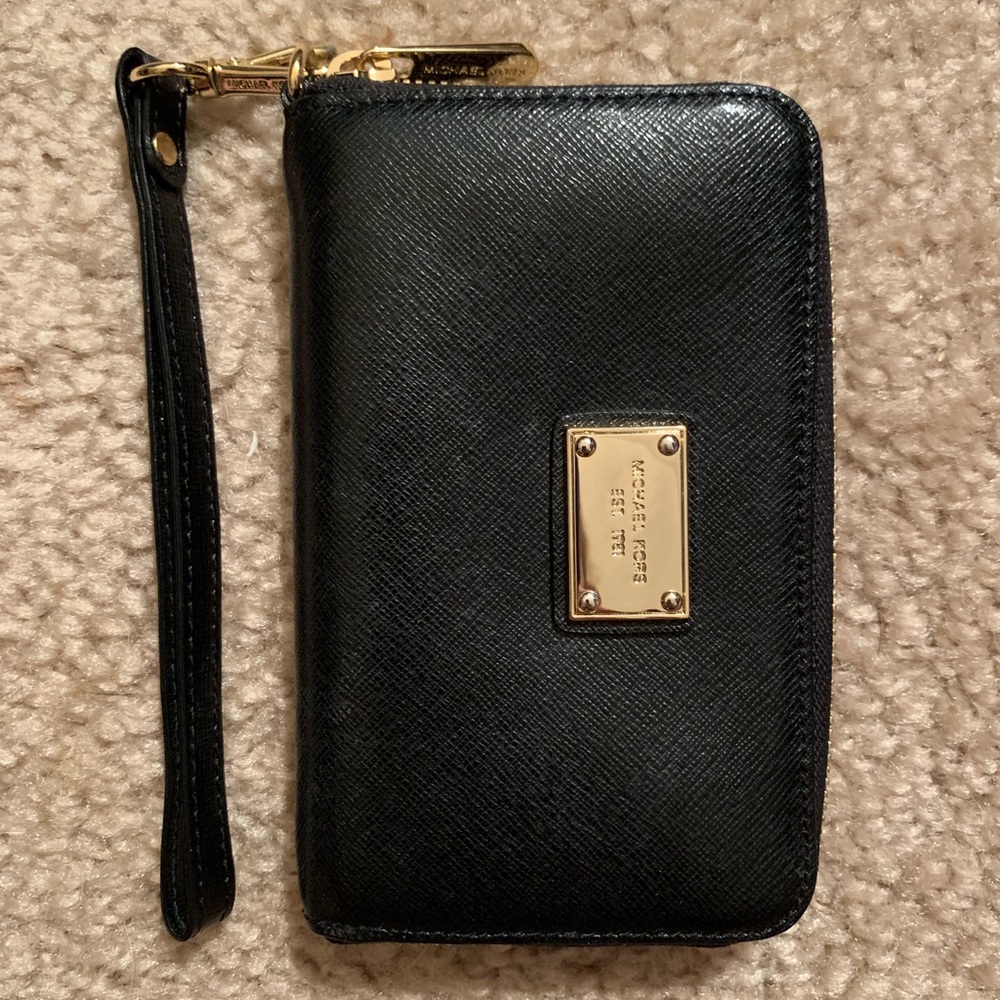 Michael Kors Zip Wristlet